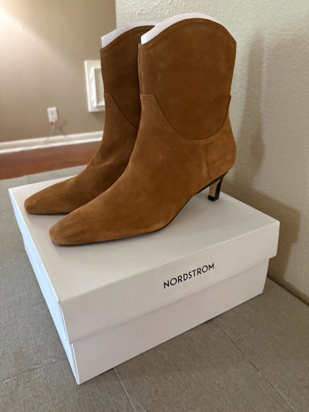 Nordstrom Atema Kitten Heel Bootie (Size 8) in Tan Nutmeg Color- NEW in Box